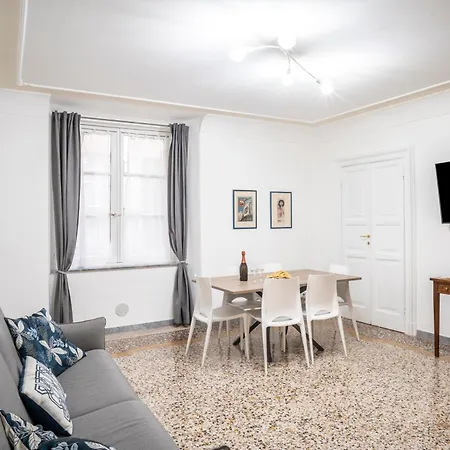 L'angolo Di Luccoli Apartment *